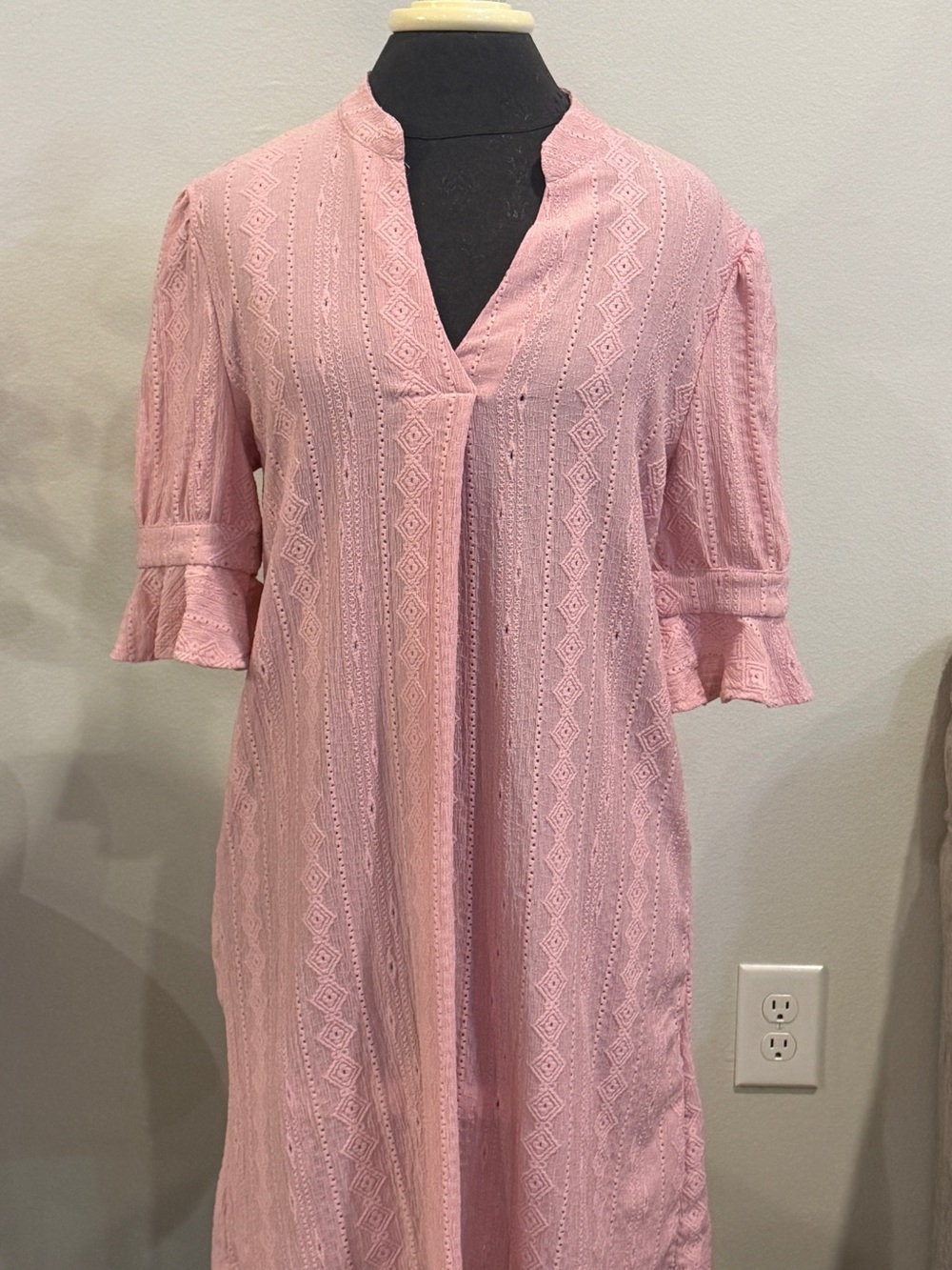 PerZeal Pink Textured Eyelet Ruffle Sleeve Shift Dress Small